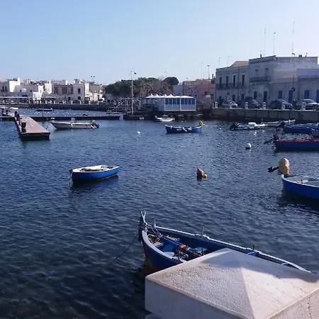 Vicolo Sul Mare * Bari